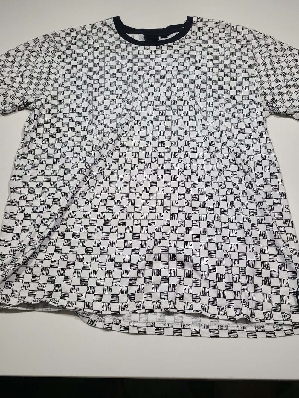 Vans Black & White Checkerboard Short Sleeve Tee in Size XL